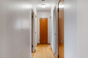 2004 18 St NW, Calgary, AB T2M 3T1, Canada Photo 16