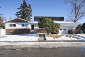 2004 18 St NW, Calgary, AB T2M 3T1, Canada Photo 3