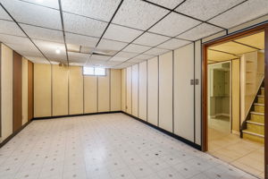 2004 18 St NW, Calgary, AB T2M 3T1, Canada Photo 25