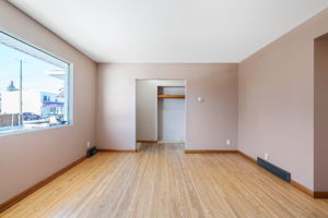 2004 18 St NW, Calgary, AB T2M 3T1, Canada Photo 10