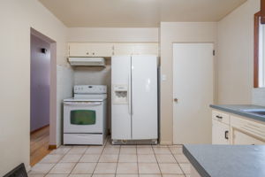 2004 18 St NW, Calgary, AB T2M 3T1, Canada Photo 14