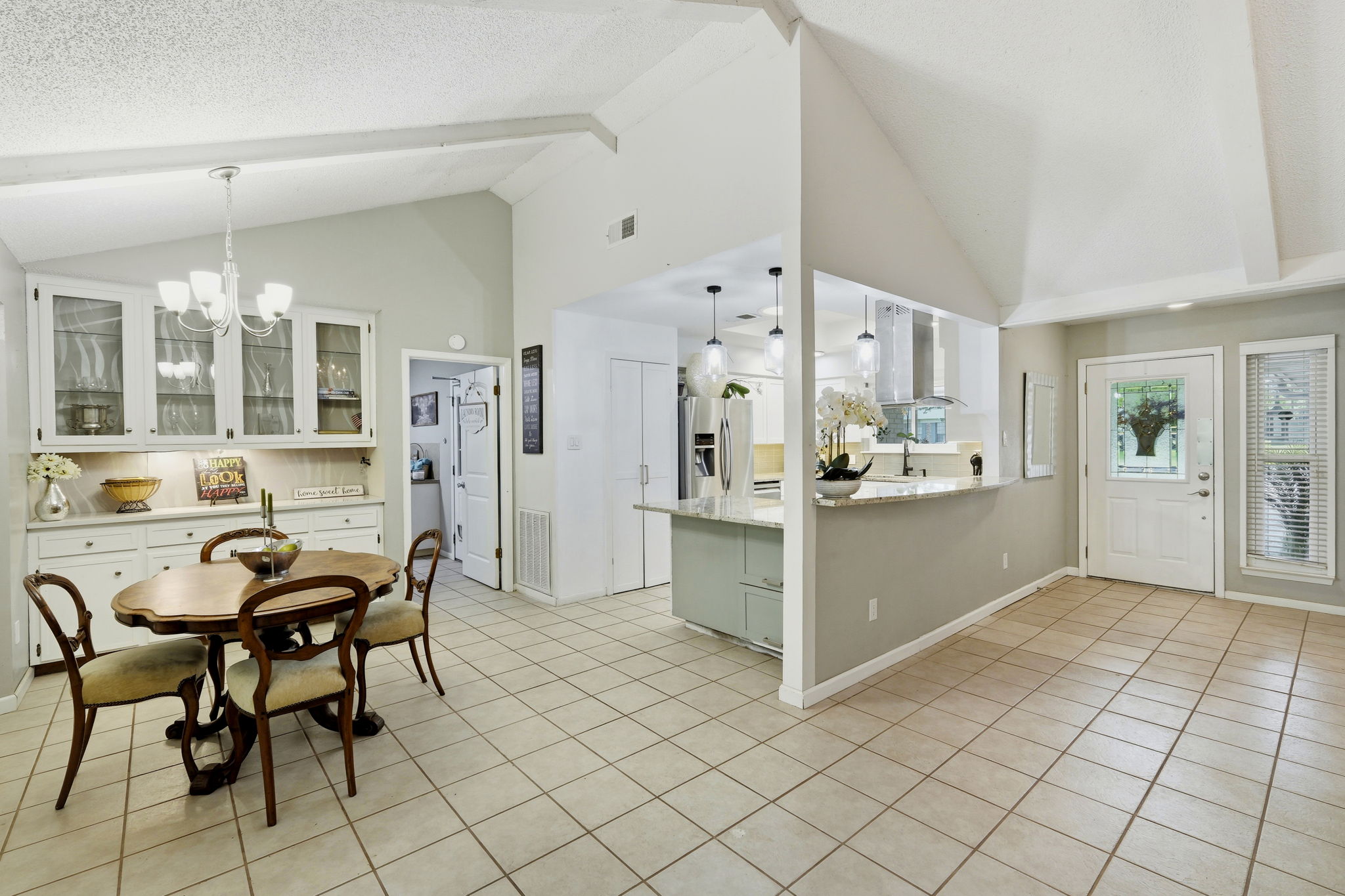 Dining/Kitchen