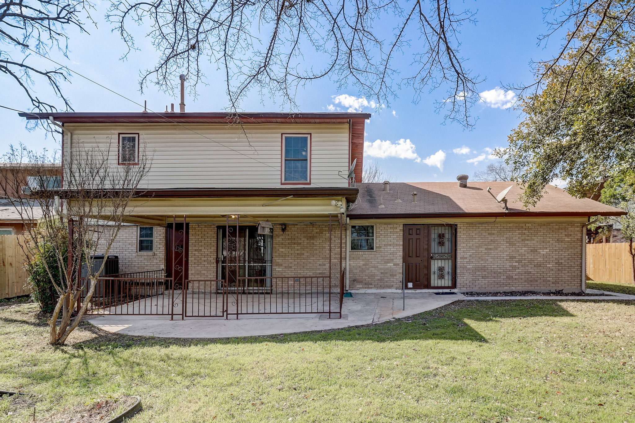 Rawhide Ln-048