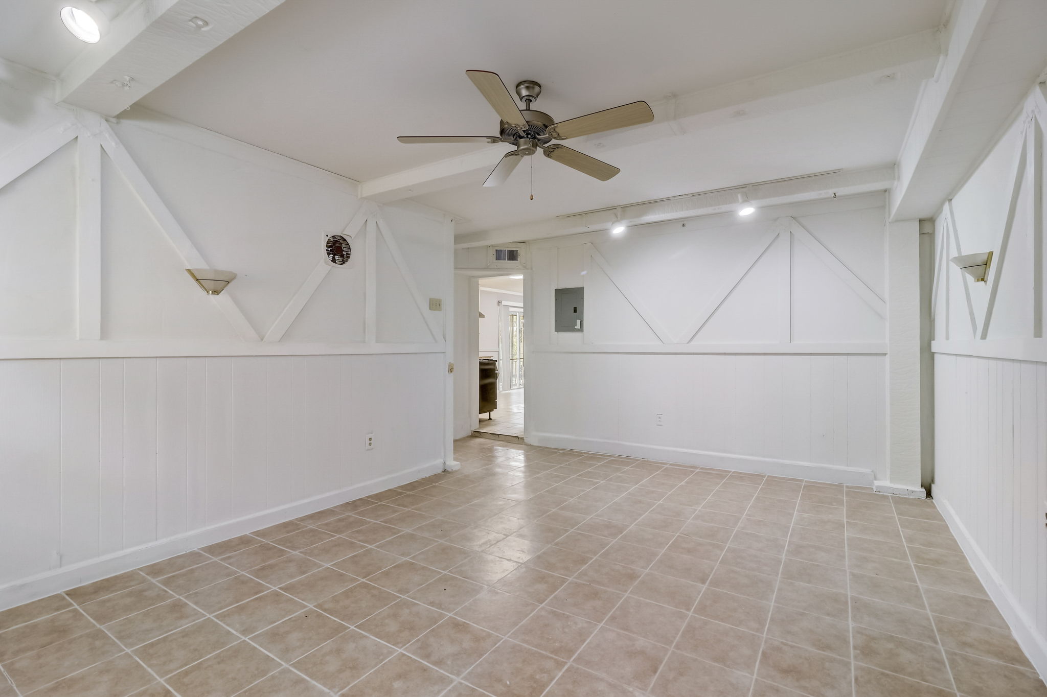 Rawhide Ln-023