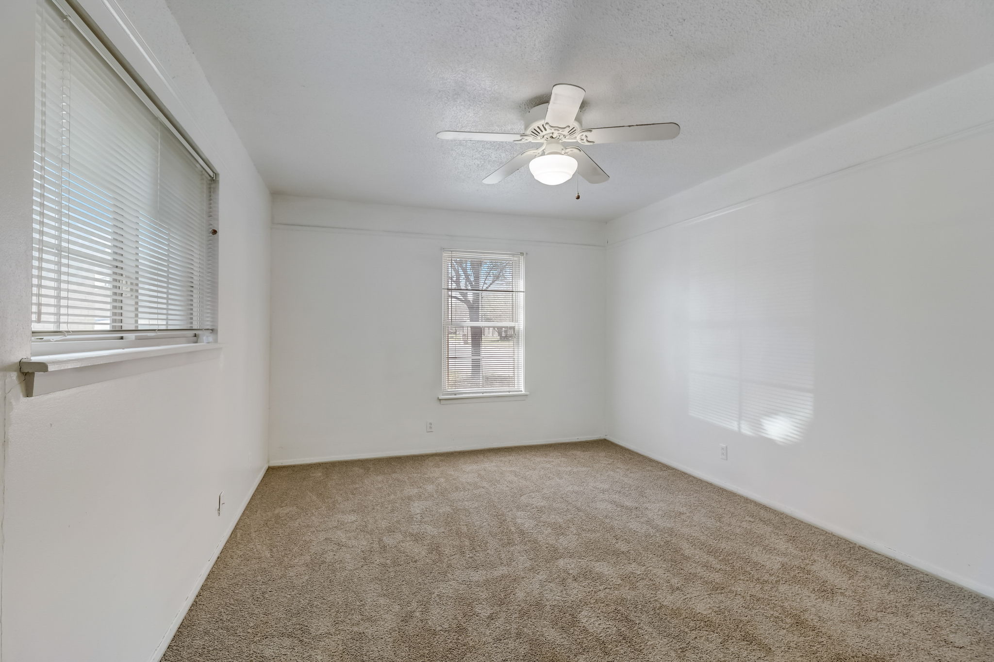 Rawhide Ln-030