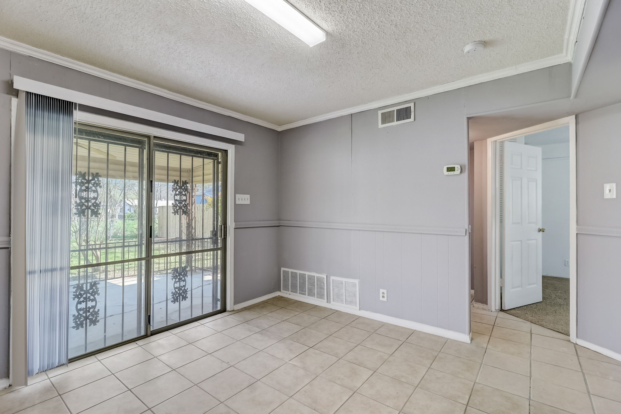 Rawhide Ln-010