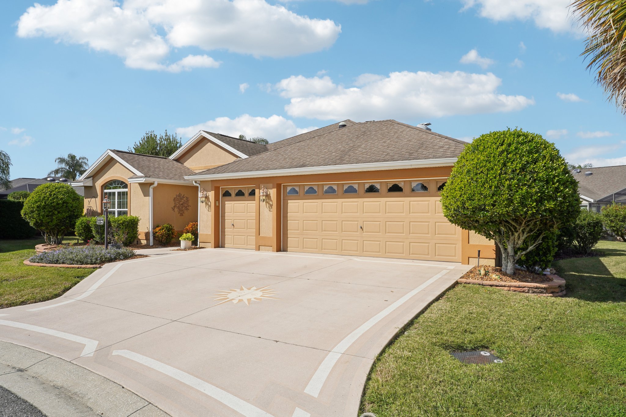 Royal Elm Rd-S0811-002.jpg