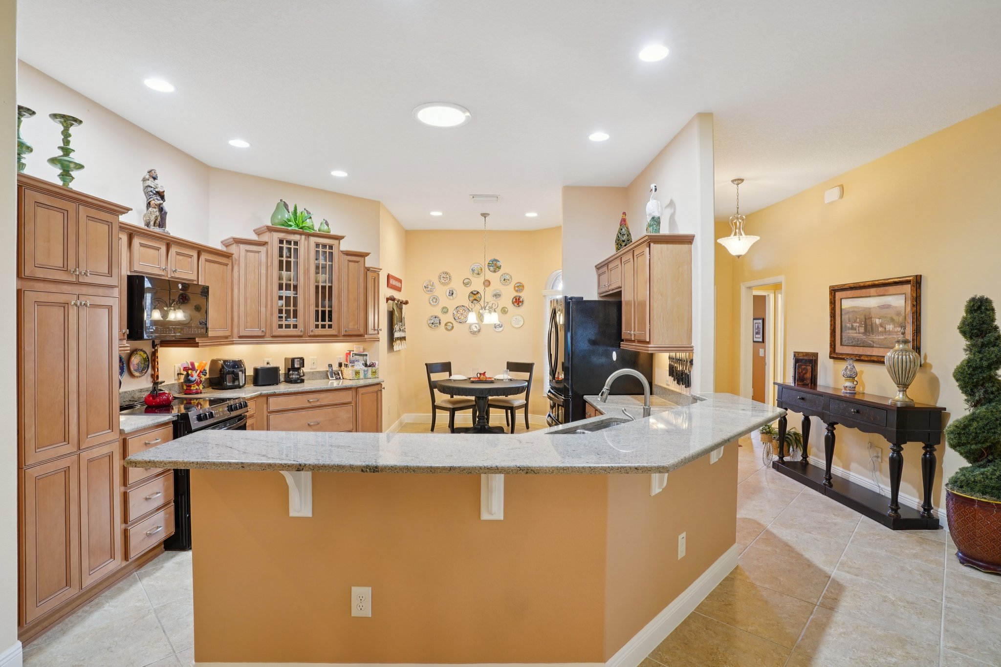 Royal Elm Rd-S0811-021.jpg