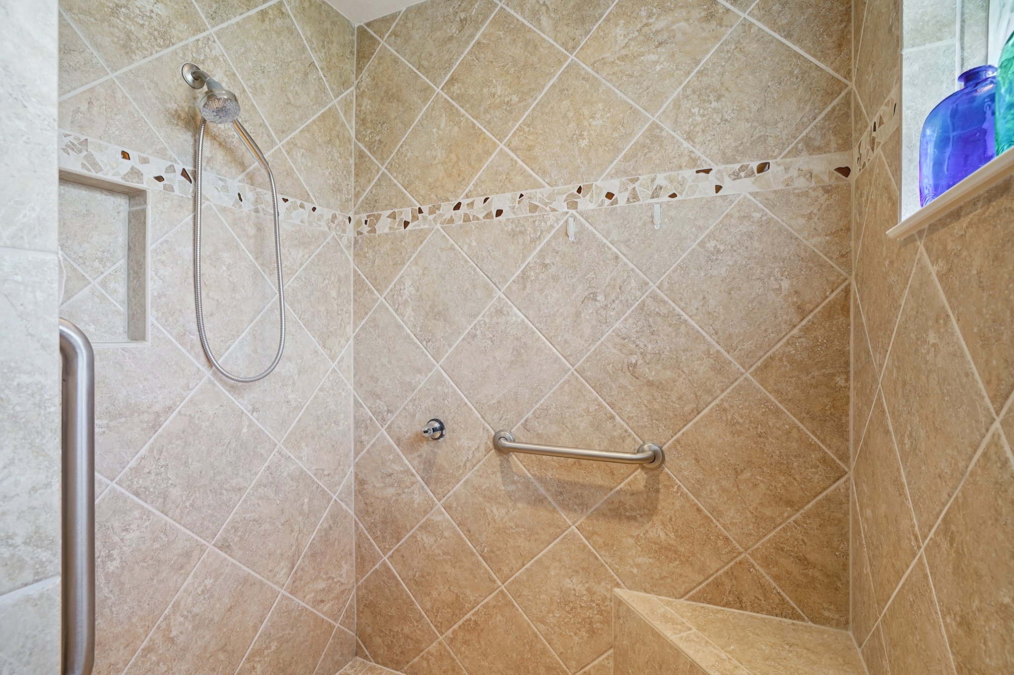 Royal Elm Rd-S0811-032.jpg