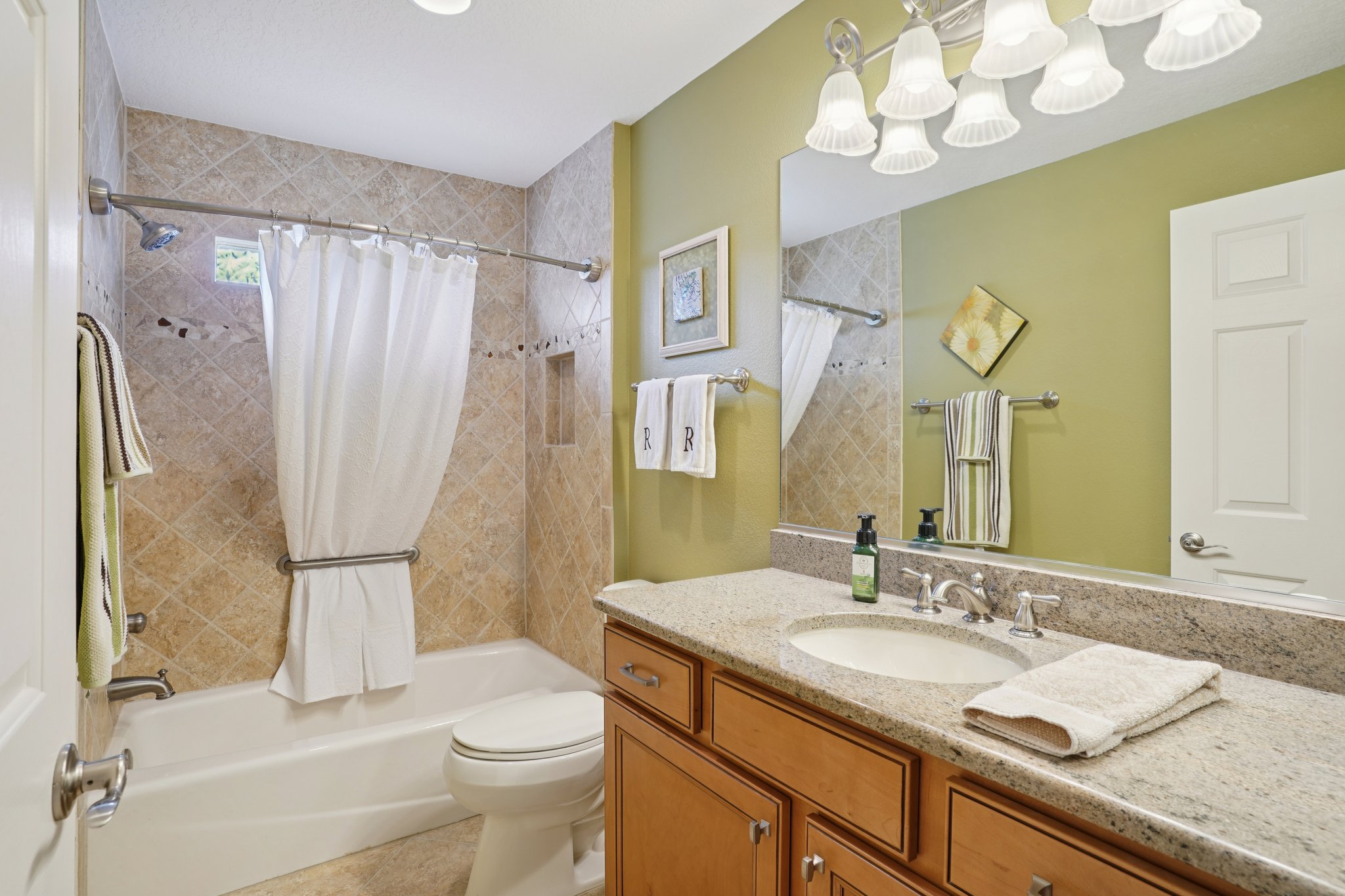 Royal Elm Rd-S0811-035.jpg