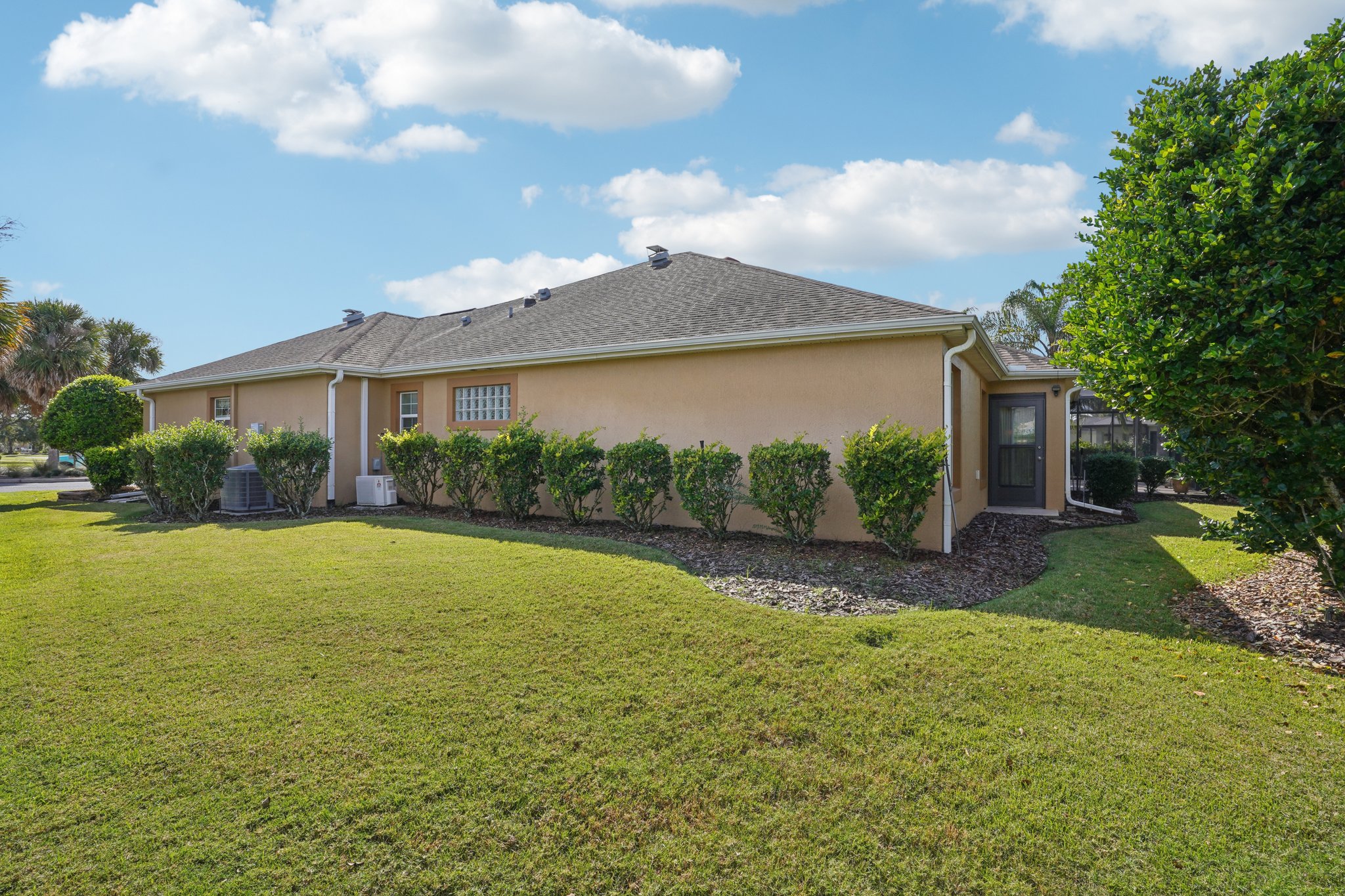 Royal Elm Rd-S0811-044.jpg