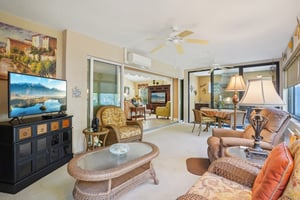 Royal Elm Rd-S0811-012.jpg