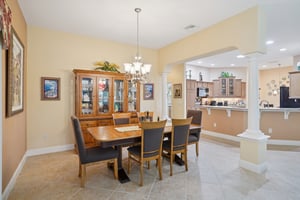 Royal Elm Rd-S0811-016.jpg