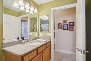 Royal Elm Rd-S0811-036.jpg