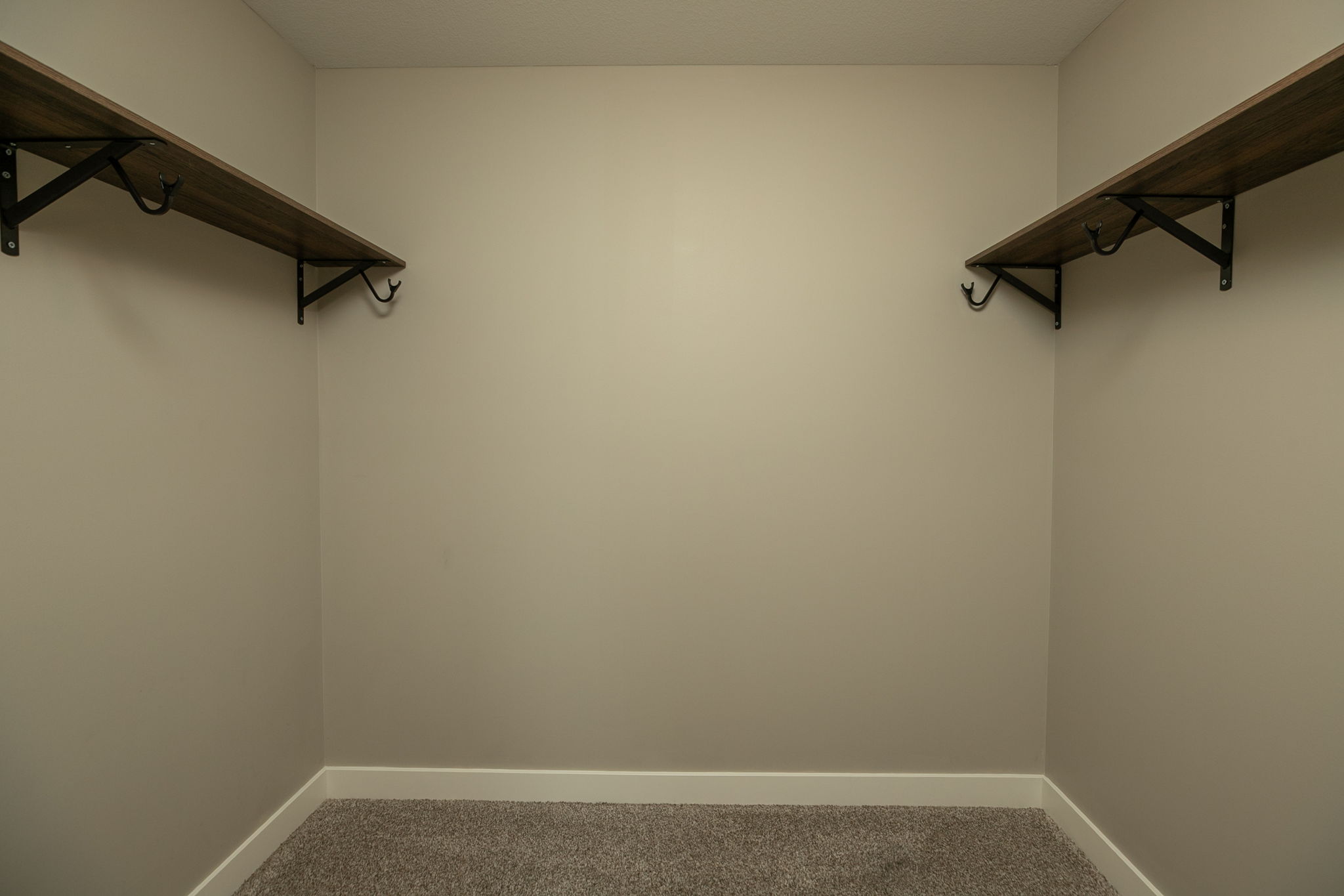 20-Walk in Closet