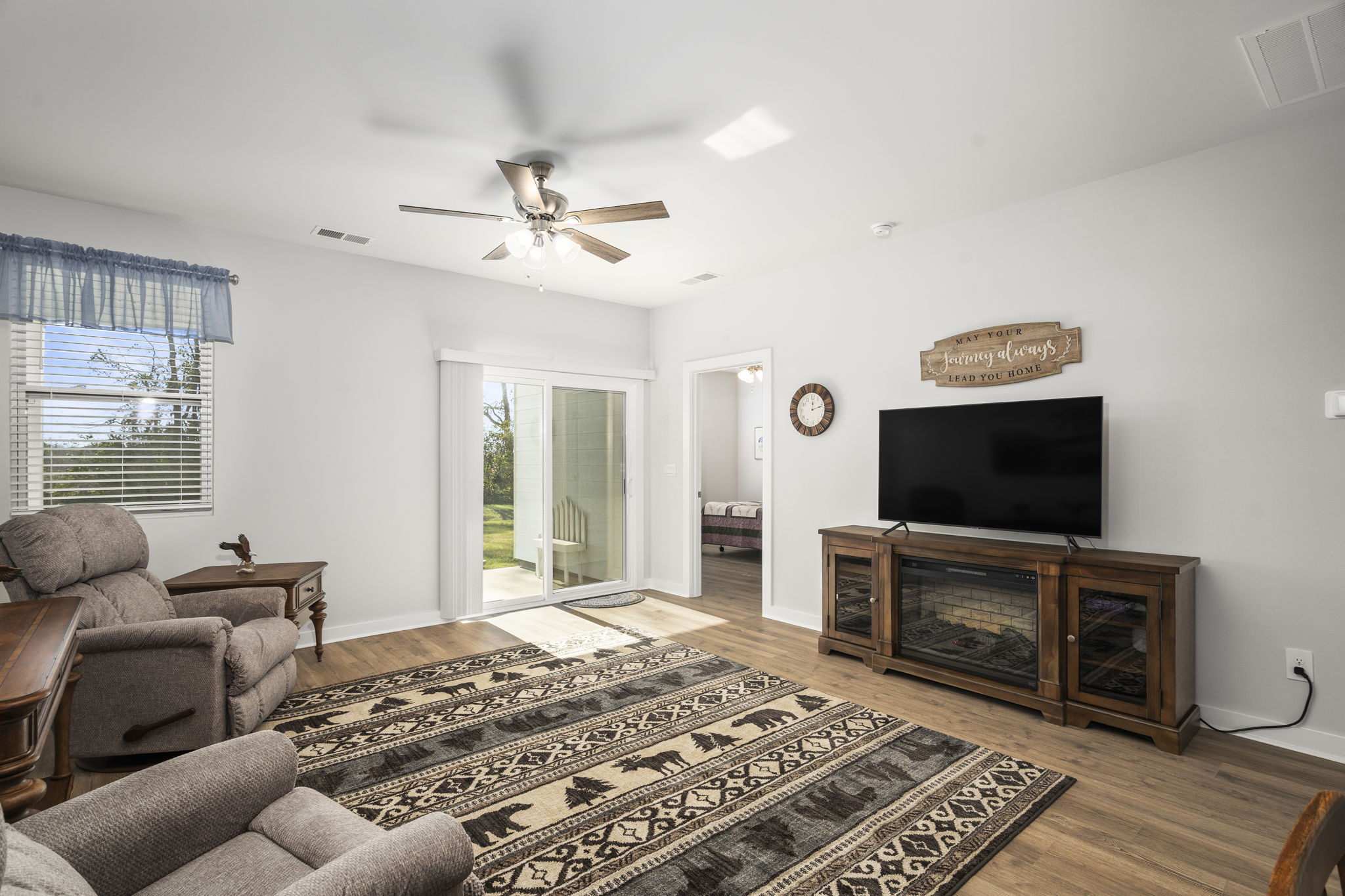 Ceiling fan in living room