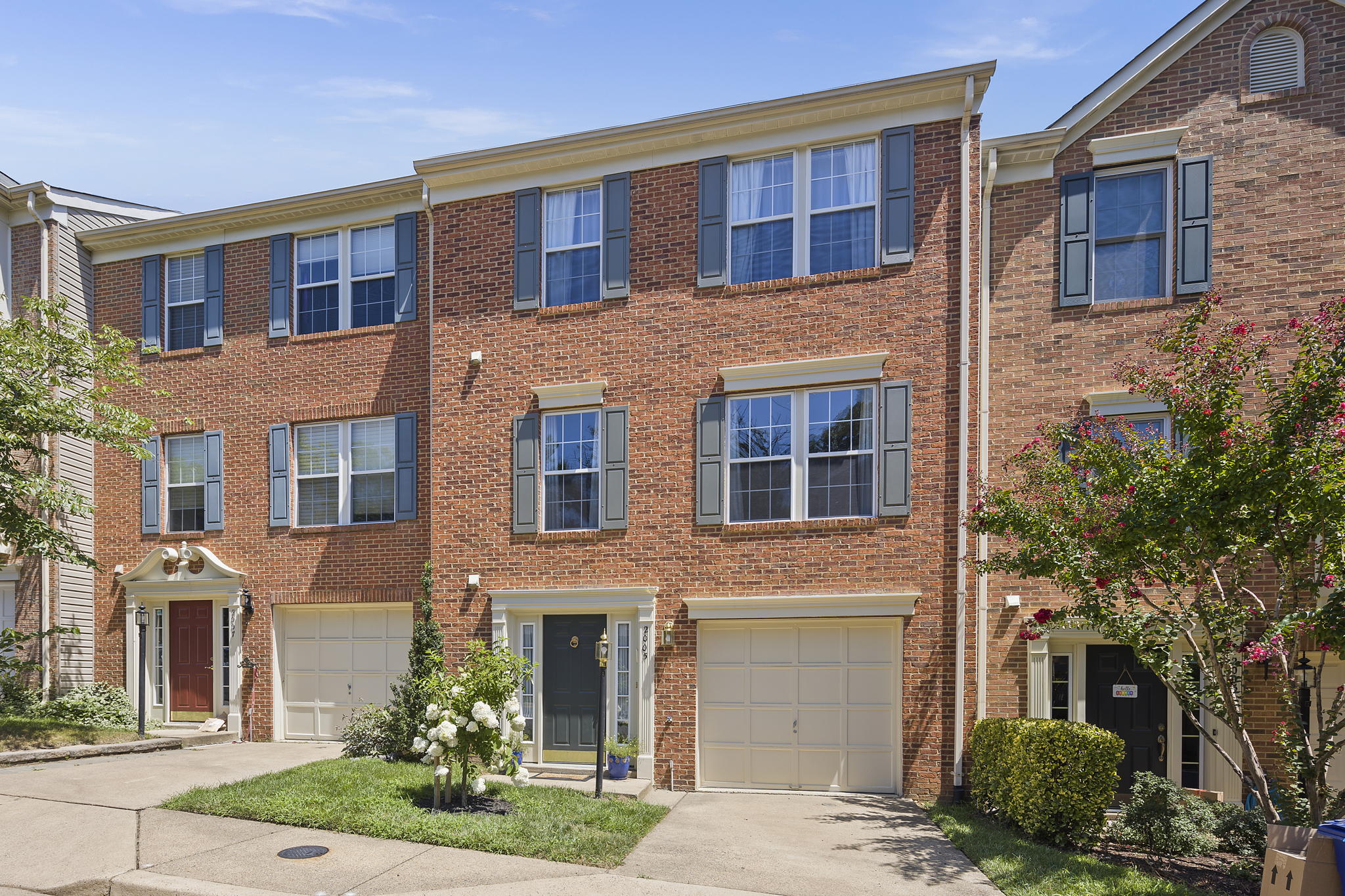 2005 N Buchanan Ct, Arlington, VA 22207, USA Photo 3