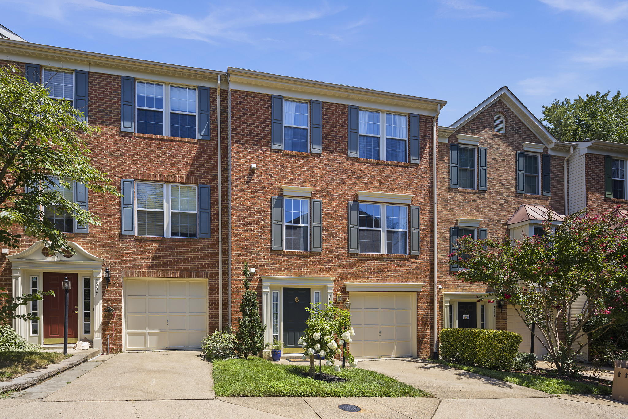 2005 N Buchanan Ct, Arlington, VA 22207, USA Photo 6