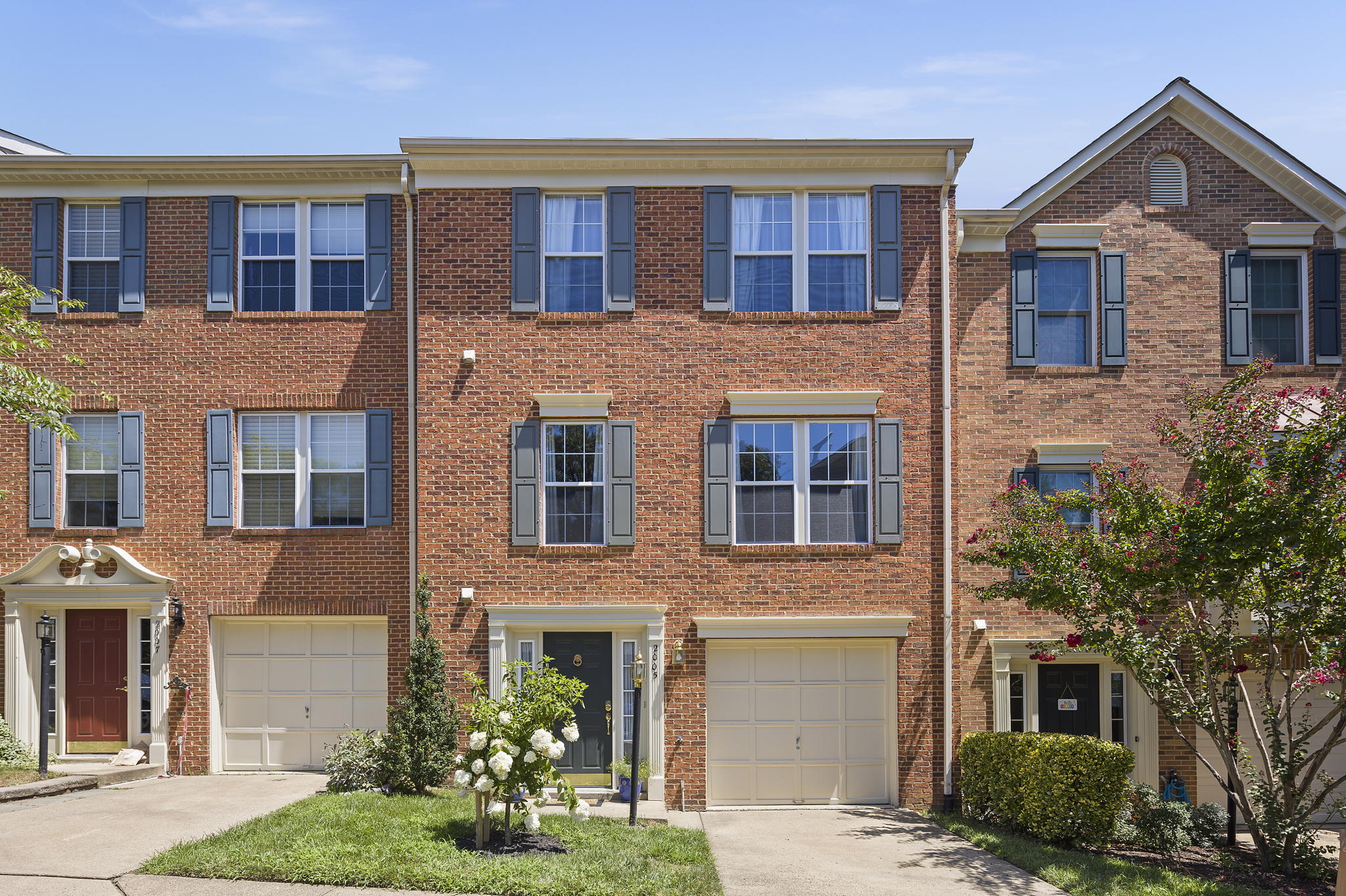 2005 N Buchanan Ct, Arlington, VA 22207, USA Photo 4