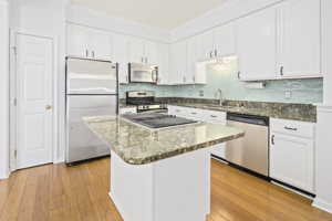 2005 N Buchanan Ct, Arlington, VA 22207, USA Photo 22