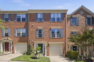 2005 N Buchanan Ct, Arlington, VA 22207, USA Photo 3