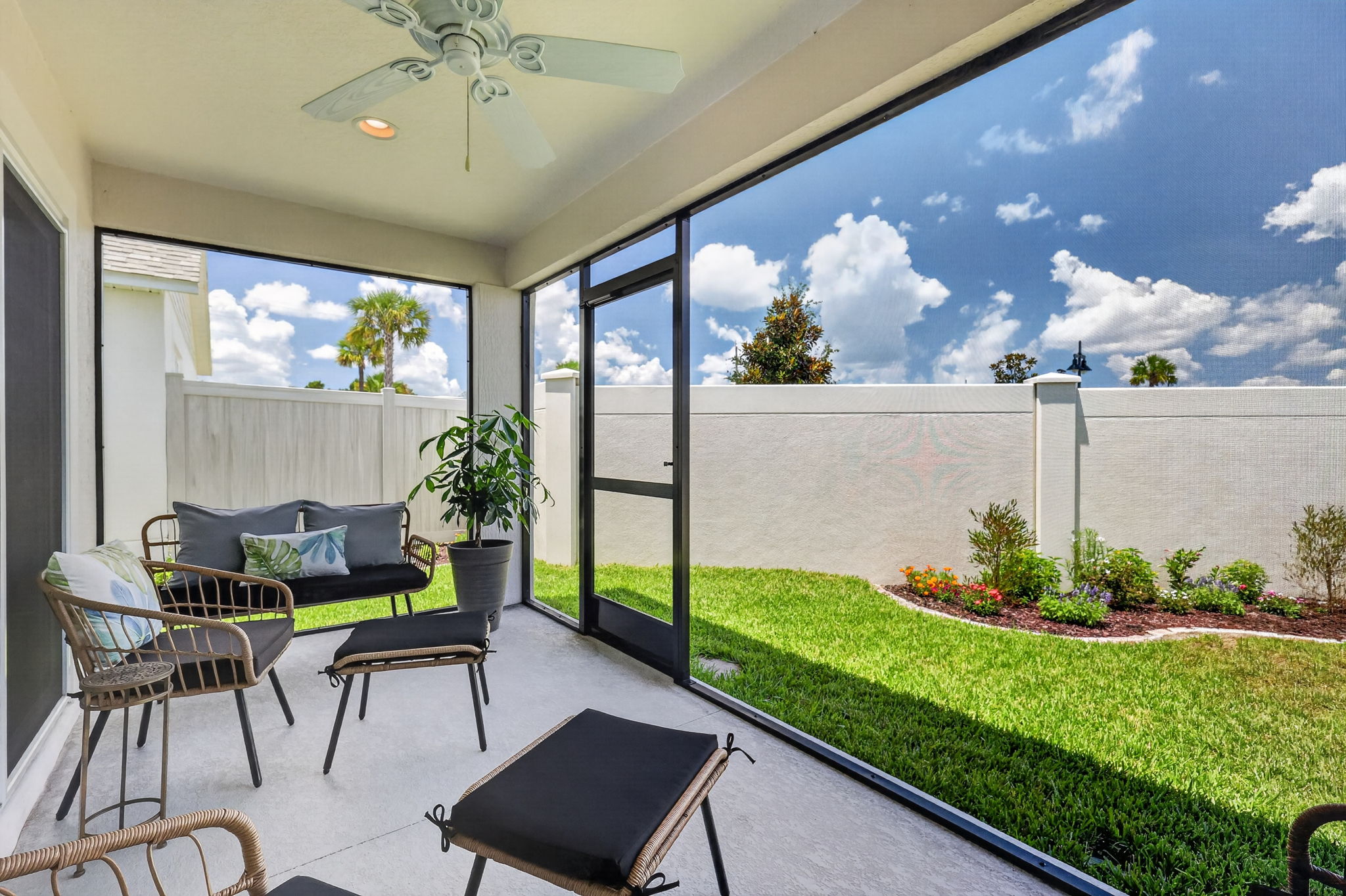 Lanai with PRIVACY Wall