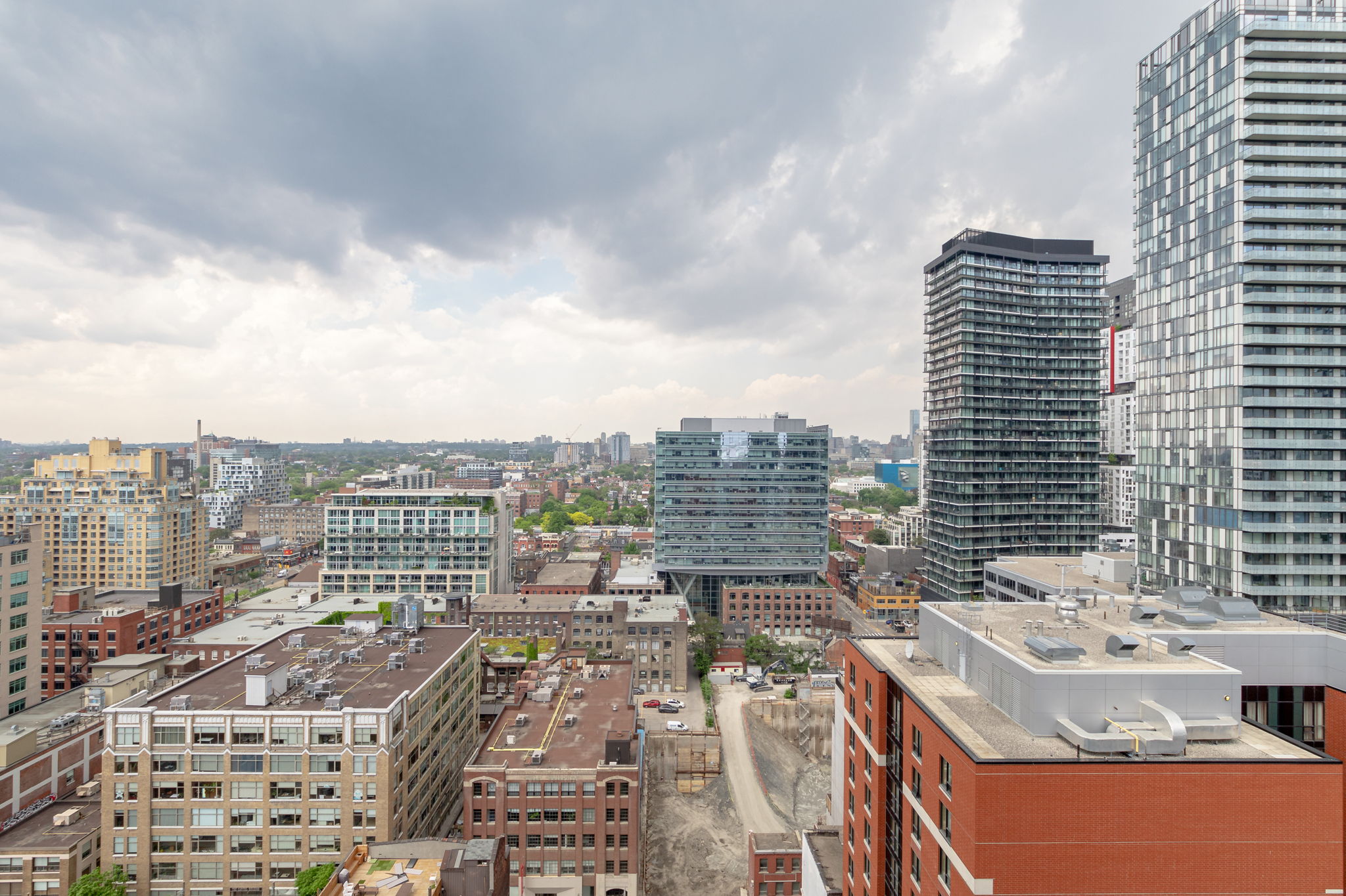  2006-11 Charlotte St, Toronto, ON M5V 0M6, US Photo 17