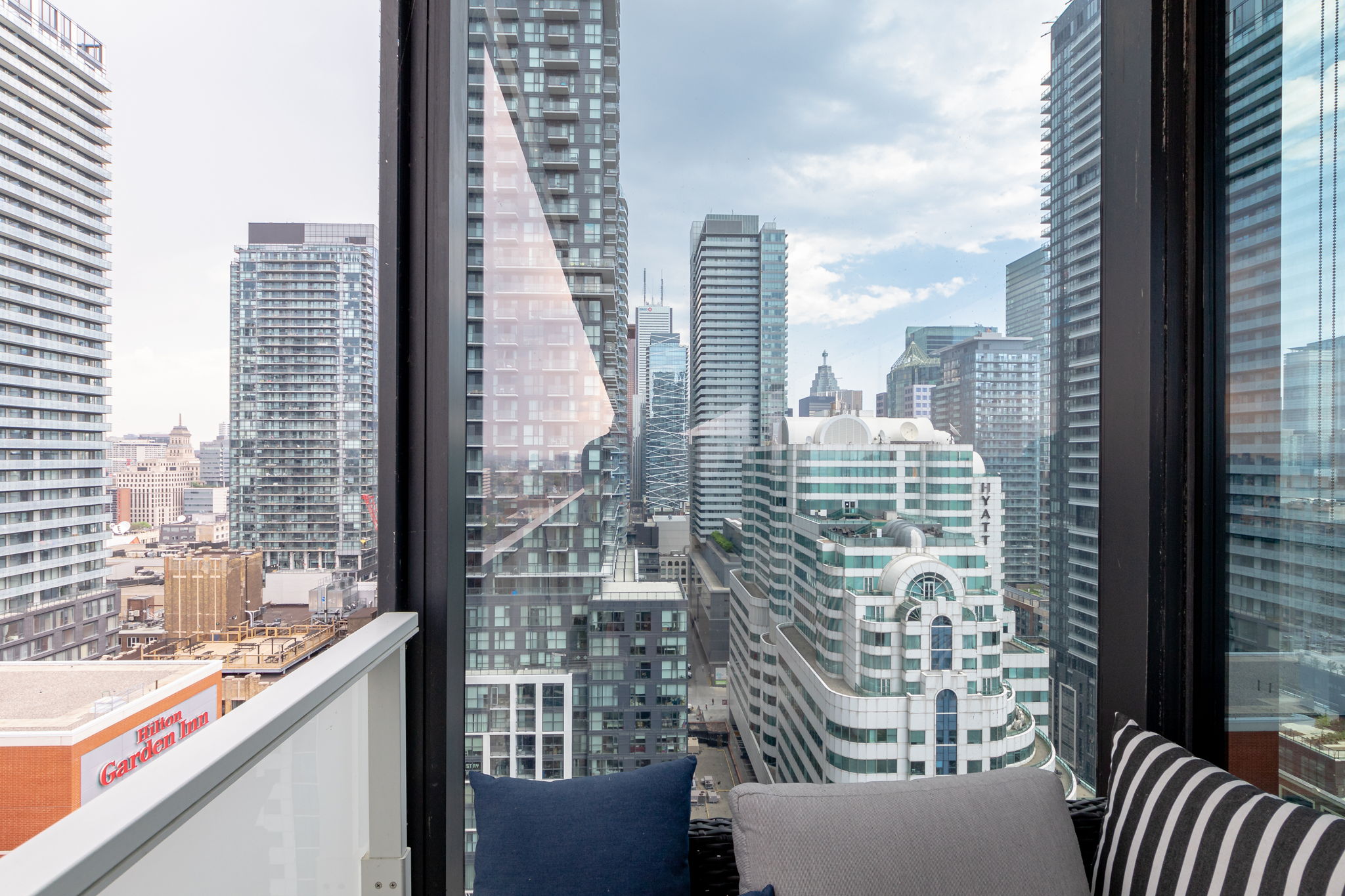  2006-11 Charlotte St, Toronto, ON M5V 0M6, US Photo 21