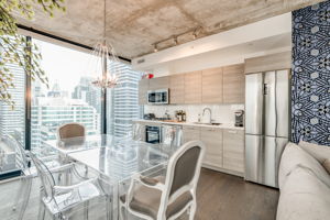  2006-11 Charlotte St, Toronto, ON M5V 0M6, US Photo 0
