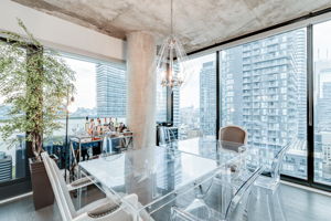  2006-11 Charlotte St, Toronto, ON M5V 0M6, US Photo 2