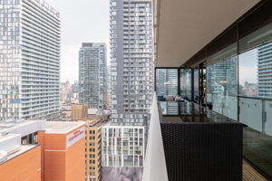  2006-11 Charlotte St, Toronto, ON M5V 0M6, US Photo 18