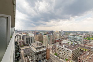  2006-11 Charlotte St, Toronto, ON M5V 0M6, US Photo 17
