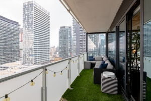  2006-11 Charlotte St, Toronto, ON M5V 0M6, US Photo 19