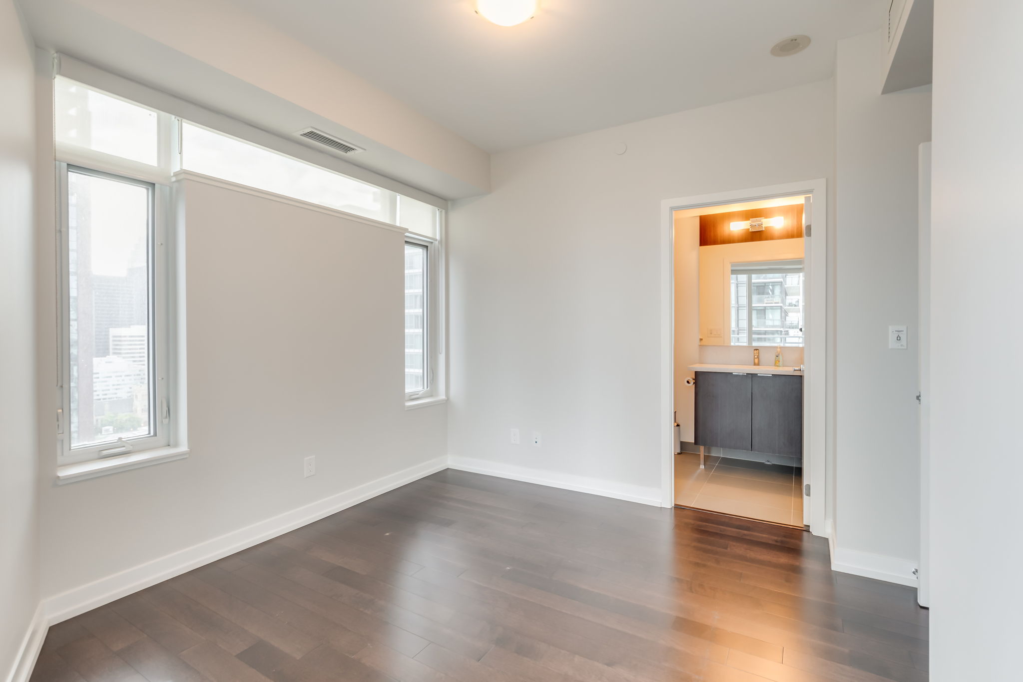 Toronto property showcase — delivered property photograph 26
