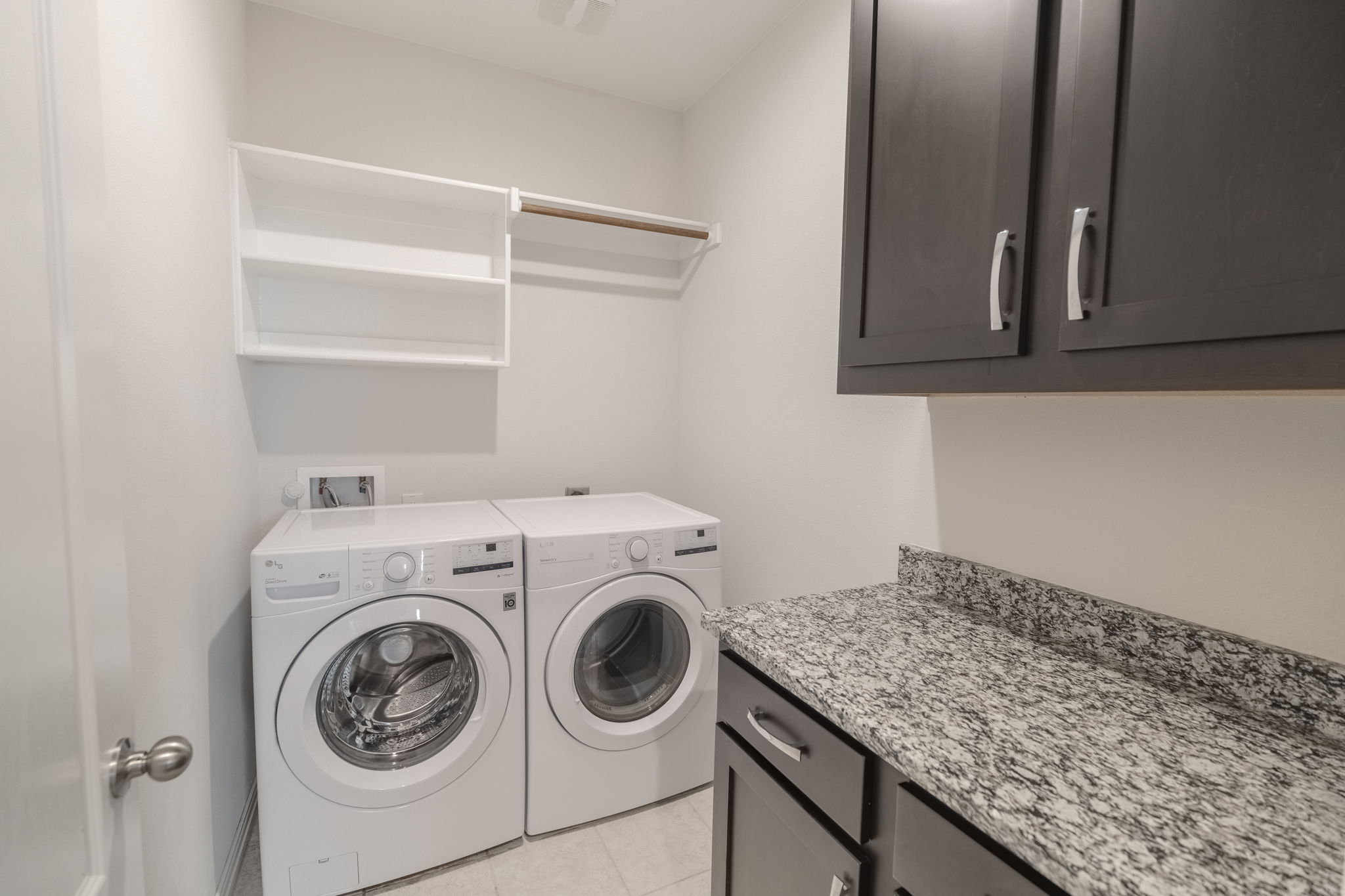 Granite Folding counter in large laundry