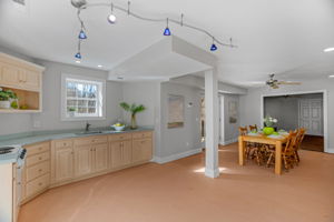  Photo 48