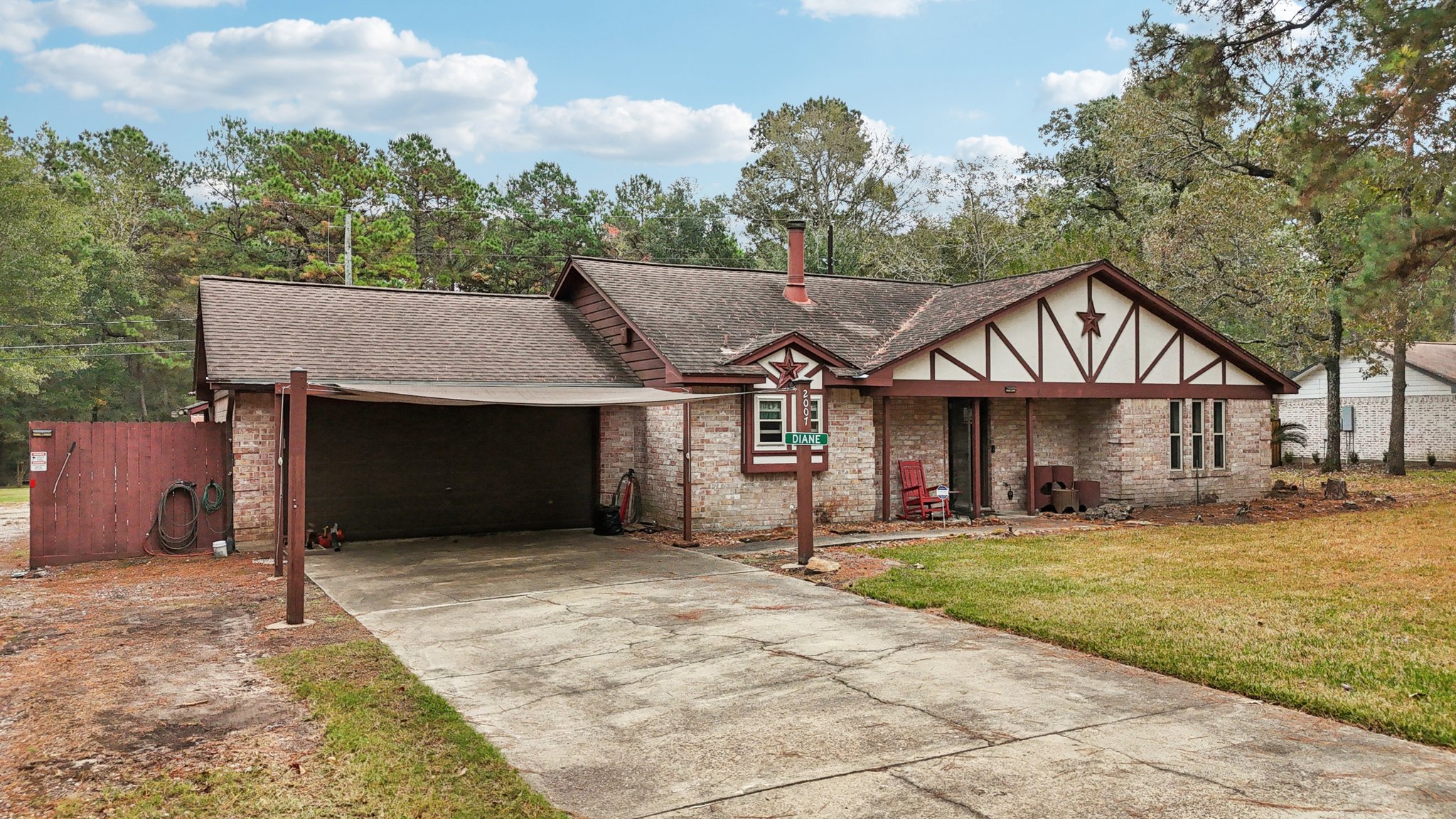 Diane St-S2411-002.jpg