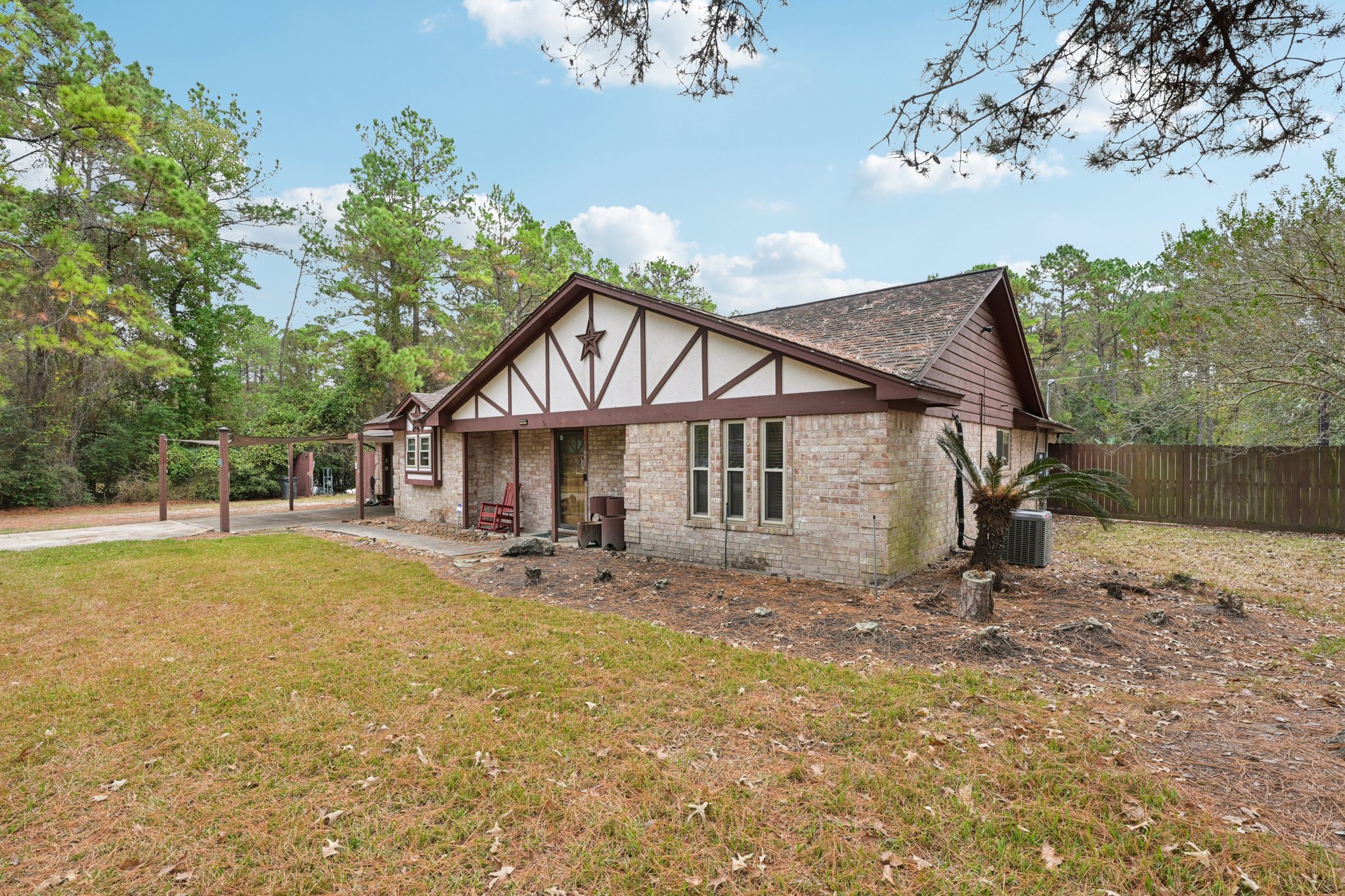 Diane St-S2411-004.jpg