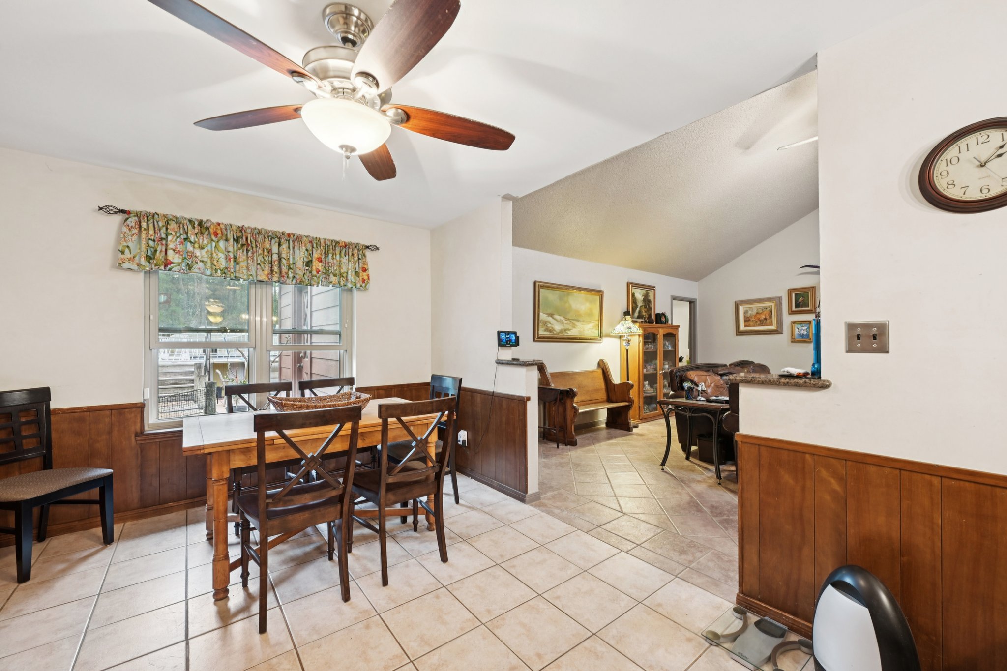 Diane St-S2411-014.jpg