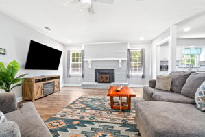  Photo 4