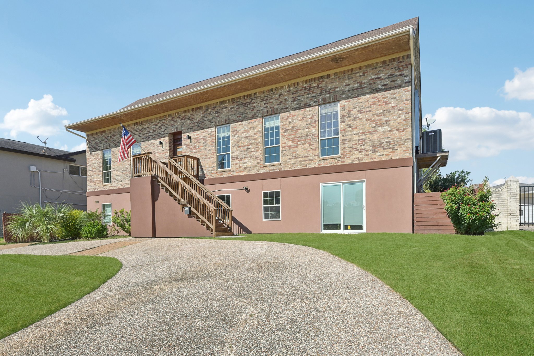 Port Royal Dr-L3010-002r.jpg