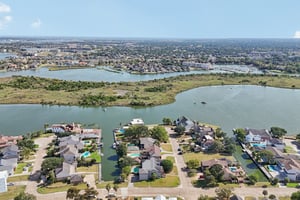 Port Royal Dr-L3010-050r.jpg