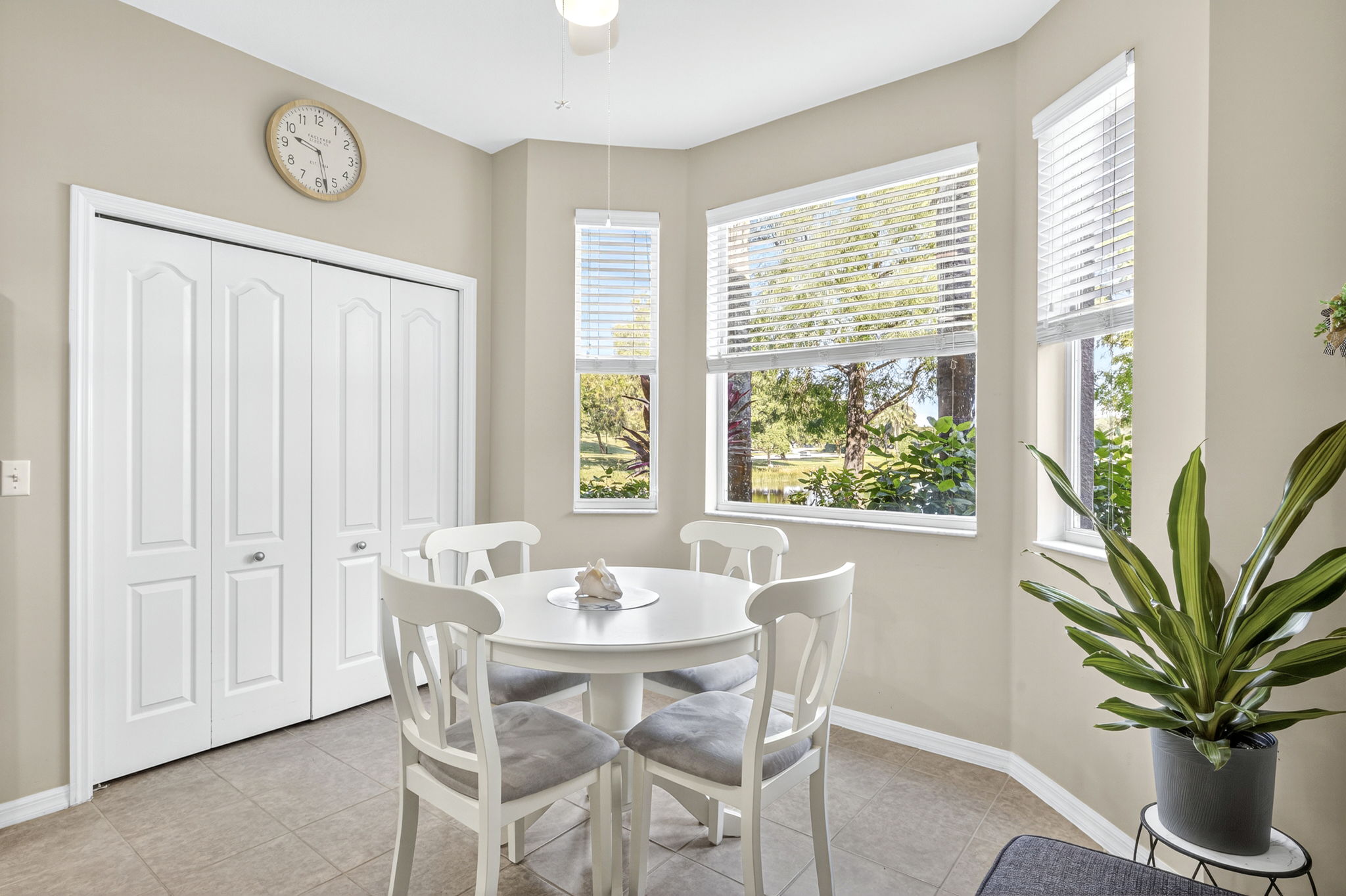 Breakfast Nook 2 of 2