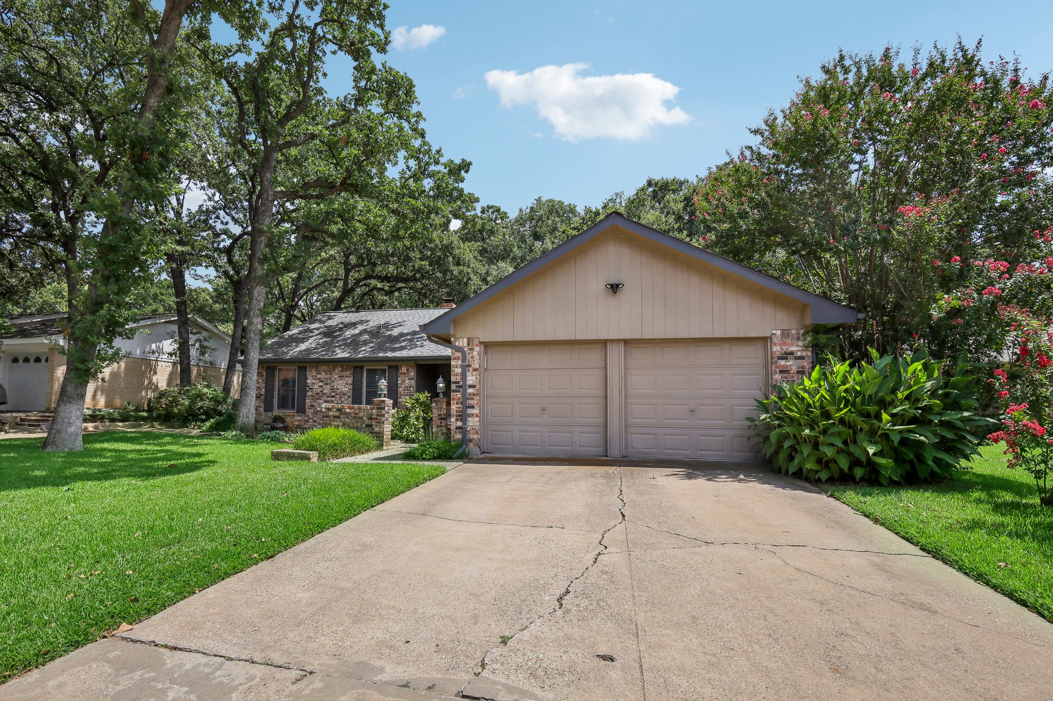N Meadow Way Cir-001.jpg