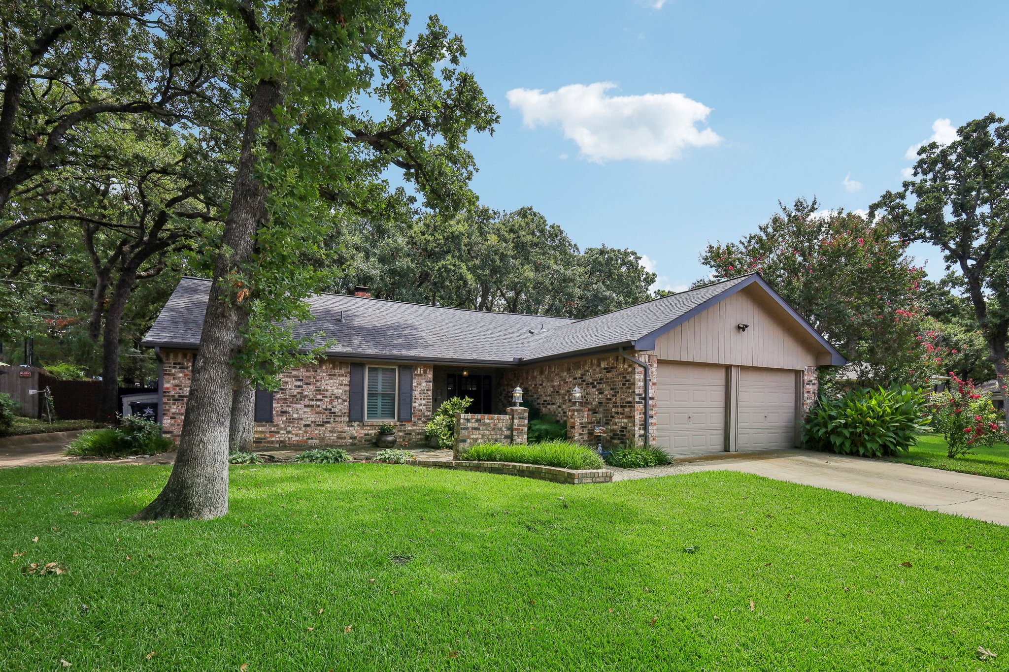 N Meadow Way Cir-003.jpg