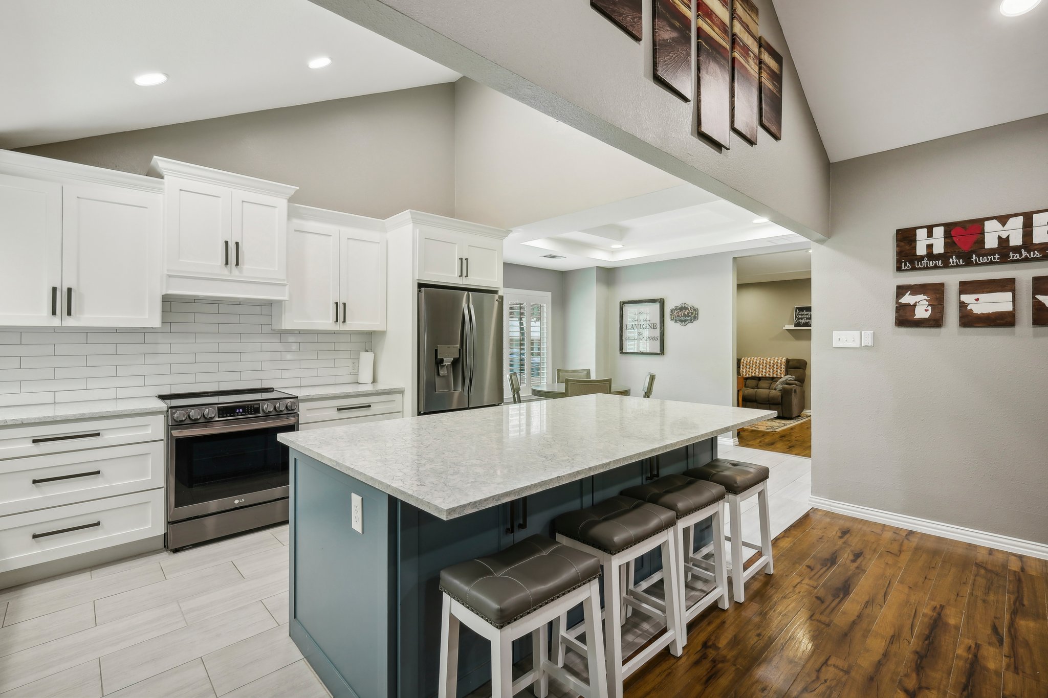 N Meadow Way Cir-010.jpg