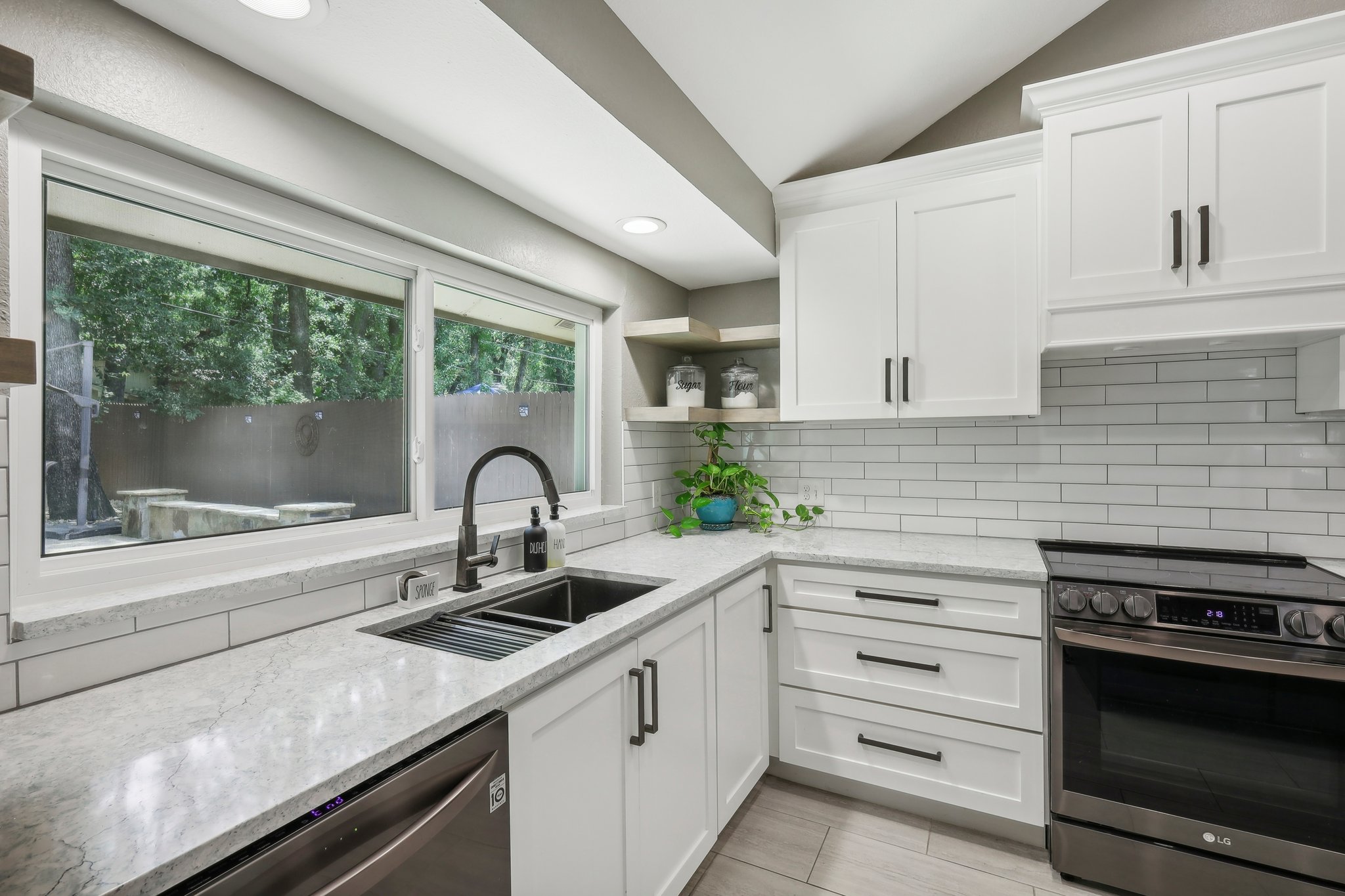 N Meadow Way Cir-015.jpg