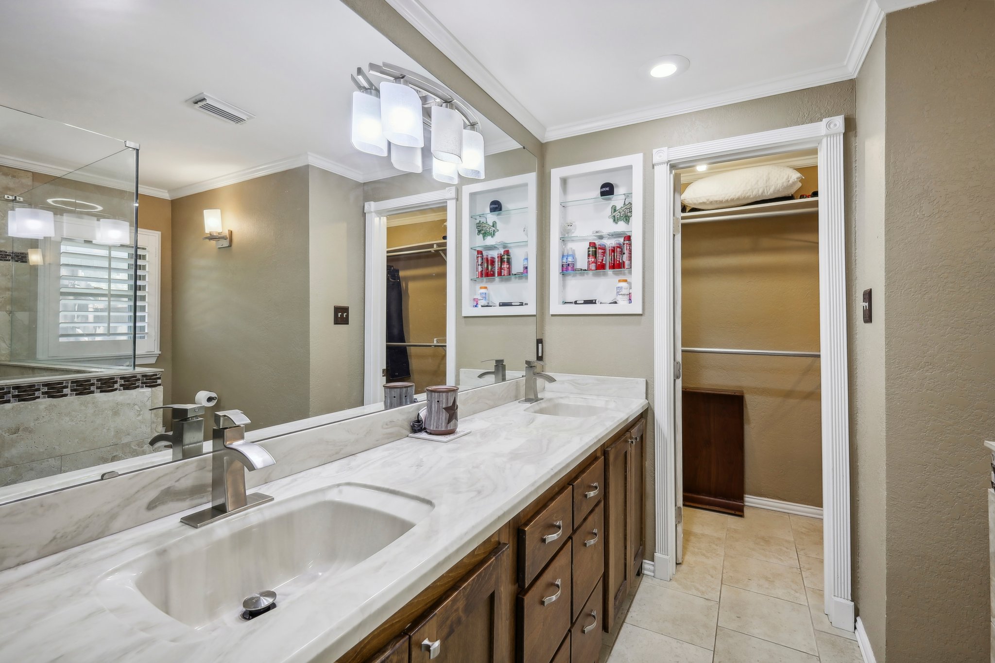 N Meadow Way Cir-036.jpg