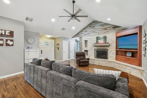 N Meadow Way Cir-005.jpg