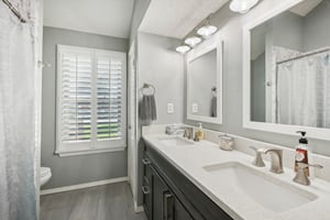 N Meadow Way Cir-027.jpg